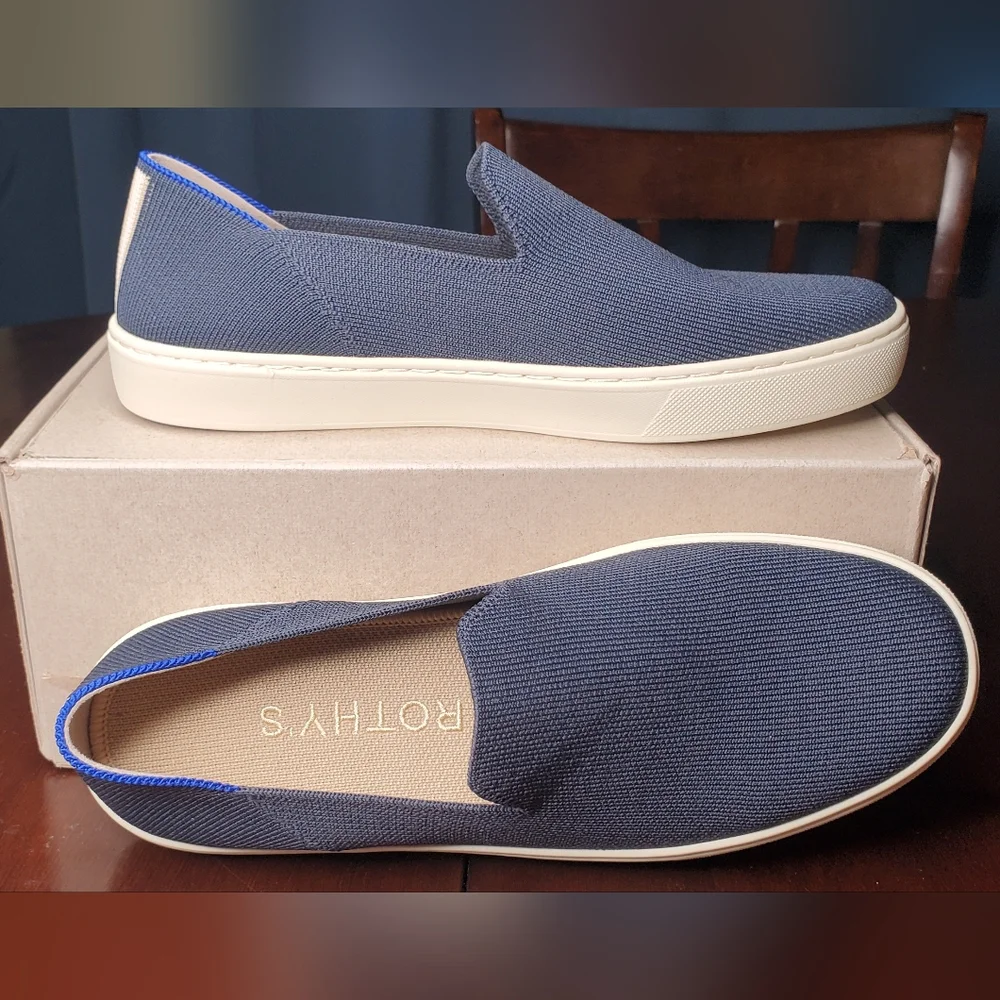 ROTHY'S THE ORIGINAL SLIP ON SNEAKER IN NAVY - Picture 2 of 8